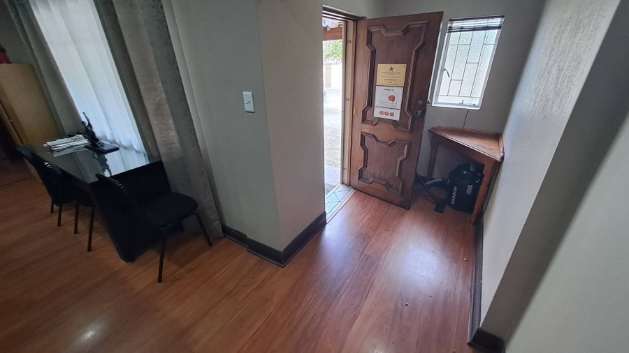 5 Bedroom Property for Sale in Brandwag Free State